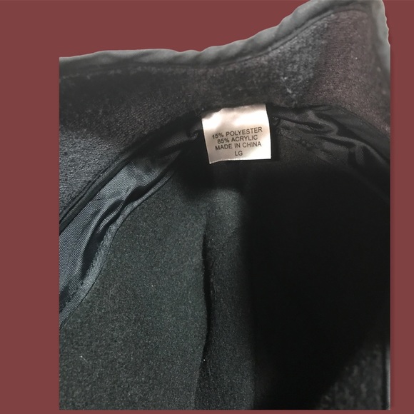 Faux fur Russian style winter trapper hat with retractable padded ear flaps. - Picture 3 of 4